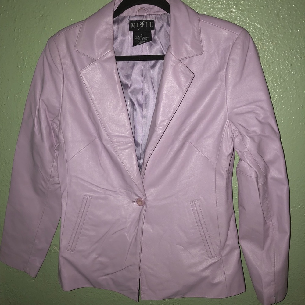 Lilac/lavender Gebuine leather blazer and skirt.